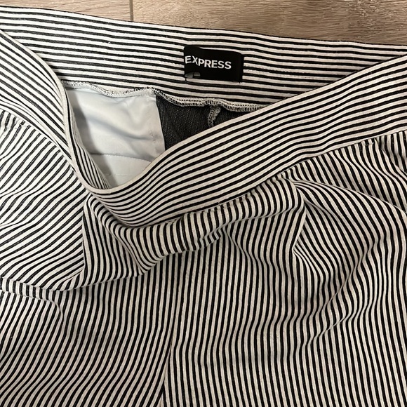 Small Express black white striped ankle mid rise pants - Picture 2 of 5